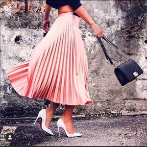Zara pink black pleated midi skirt contrast accent high waist dressy knee peachy